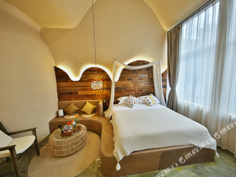 丹尼亚精品民宿(乐山高铁站店)