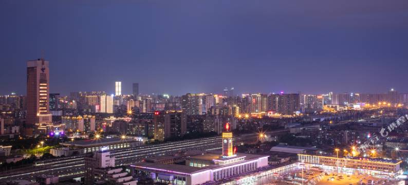 越界臻品酒店(长沙火车站地铁站店)图片