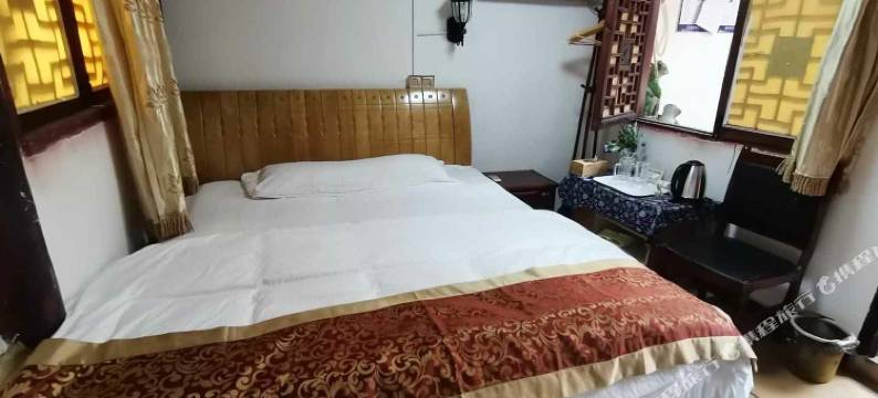 阆中拾光青年客栈图片