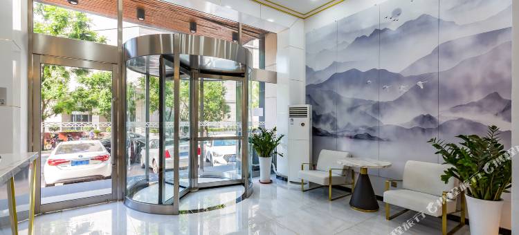 天津六昕长租酒店公寓(天津滨江道西开教堂店)图片