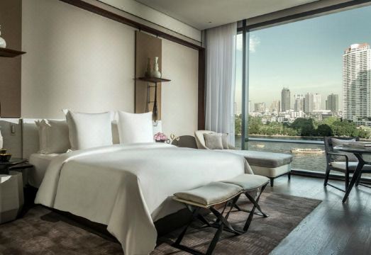 Four Seasons Hotel Bangkok at Chao Phraya River Hotel Overview