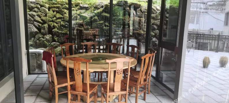 城品·倚山隐居(安吉藏龙百瀑店)图片