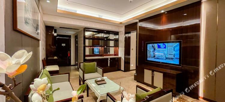 卢氏国际酒店图片