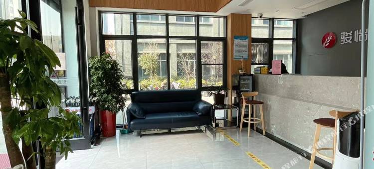 骏怡连锁酒店(连云港连云区猴嘴山镇港逸花园店)图片