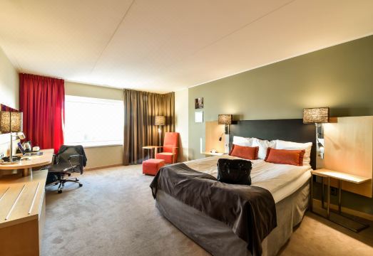 Scandic Triangeln Hotel Overview