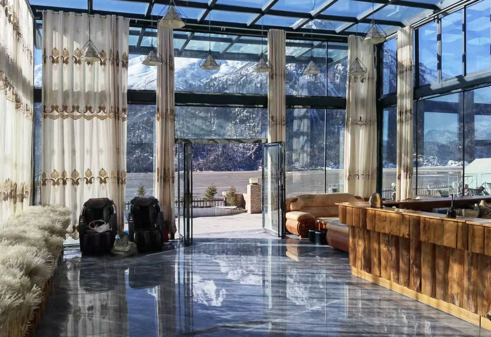 Basu Mingjing Hotel (Ranwu Lake)Over view