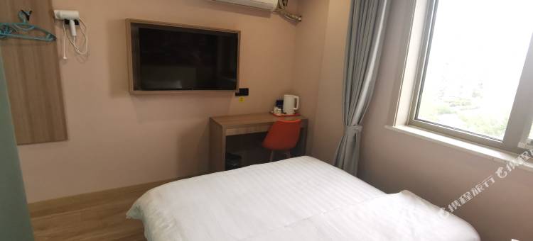 易佰酒店(古城地铁站店)图片