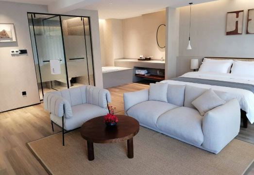 Fengxin Yangshan Lehuoju HomestayHotel Overview