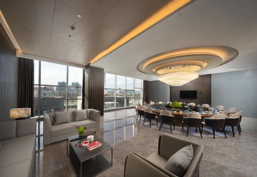 GRAND NEW CENTURY HOTEL SHENGZHOU Hotel Overview