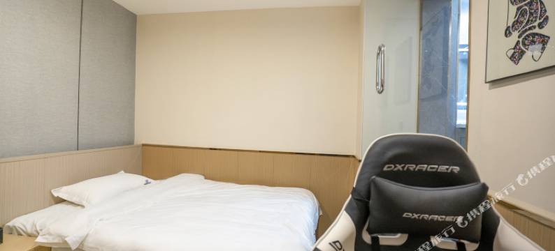 极客电竞酒店(沈阳东北大马路店)图片