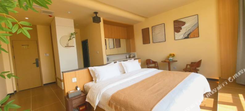 山来一宿酒店(七彩丹霞景区店)图片