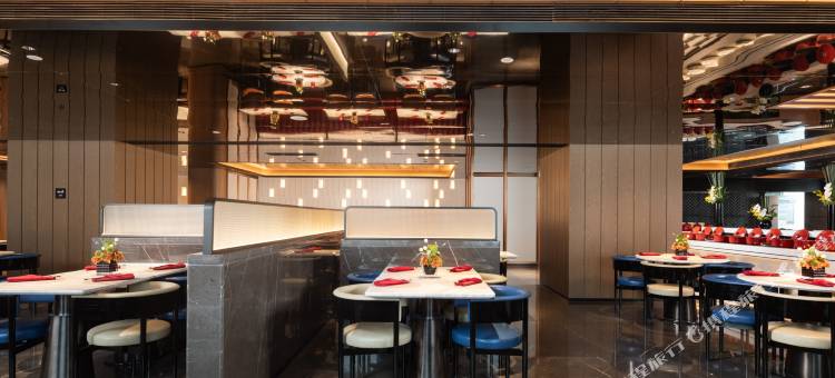 武汉江汉路步行街汉口江滩丽芮酒店图片