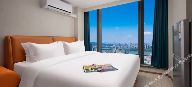 长沙云希高空江景套房酒店图片