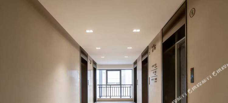 V·loft投影套房酒店(抚琴夜市花牌坊地铁站店)图片