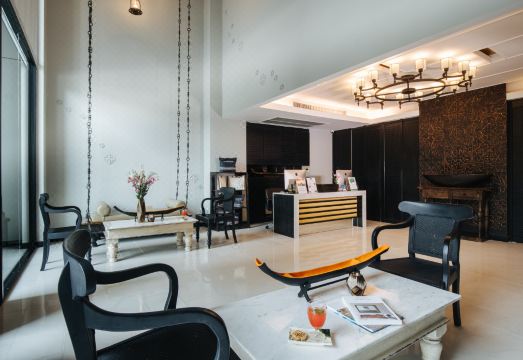 De Chai Oriental NimmanHotel Overview