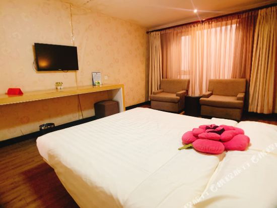 梨花小镇商务酒店(北京房山店)    分(暂无点评) 98起距离772米立即