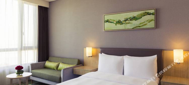 南昌融创美居酒店(九龙湖南地铁站融创乐园店)图片