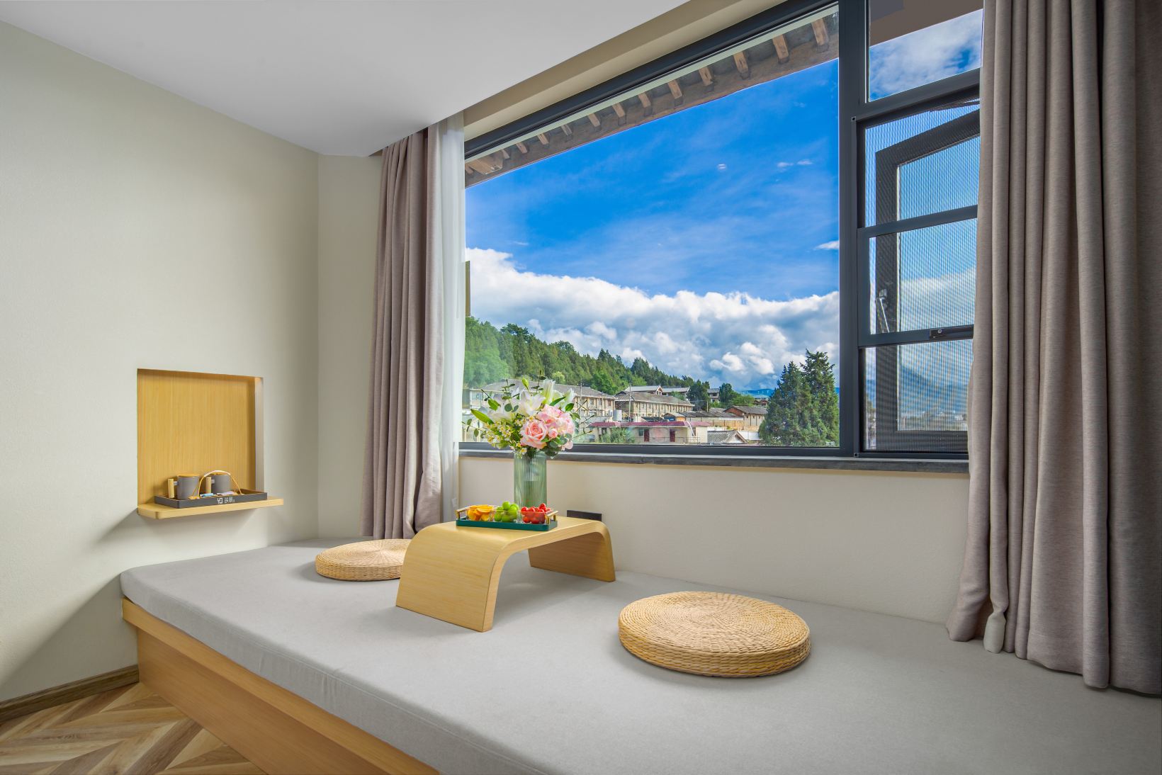 Yingjing Hotel (Lijiang Ancient City Dashuiche Shop) Hotel Overview