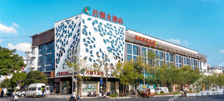 君鑫翎大酒店(柳州高铁站店)图片