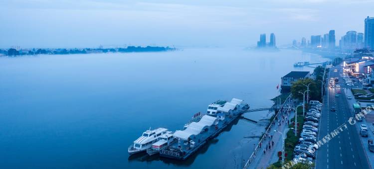 丹东憩园宾馆(鸭绿江断桥店)图片