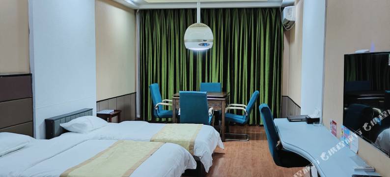 维一风尚酒店(张家界火车站天门山索道店)图片