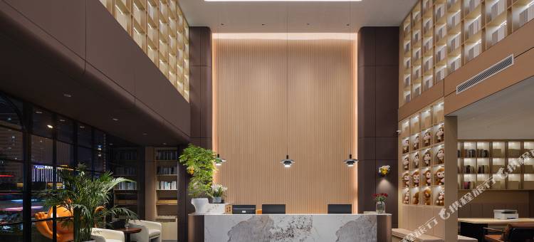 贵阳猴子酒店(喷水池地铁站黔灵山公园店)图片