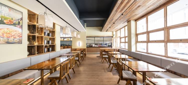 伴山·墨语酒店(四姑娘山双桥沟景区店)图片