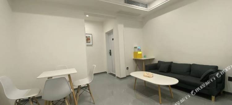 极蜂电竞民宿(宜宾学院店)图片