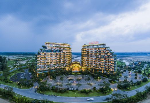 Forest City Golf HotelHotel Overview