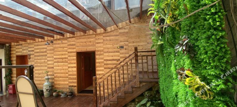 庐山夜雨民宿(庐山牯岭街索道上站台店)图片