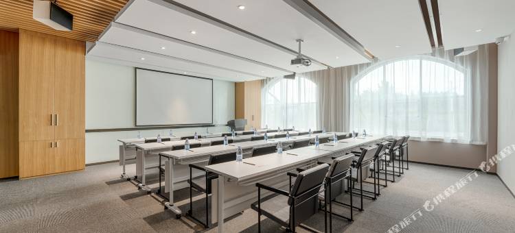 青岛胶东国际机场亚朵酒店图片