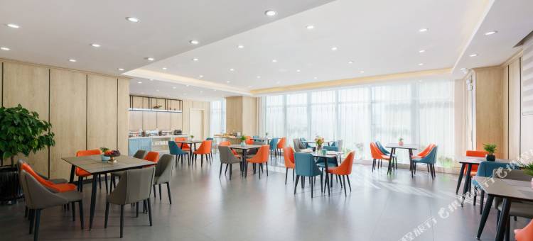 白玉兰酒店(阜康百润时代广场店)图片