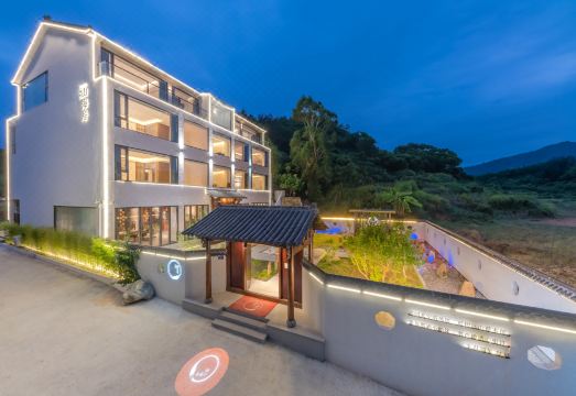 Floral Lux Hotel ·   Xiapu Yuanju Shanhai Residential HotelHotel Overview