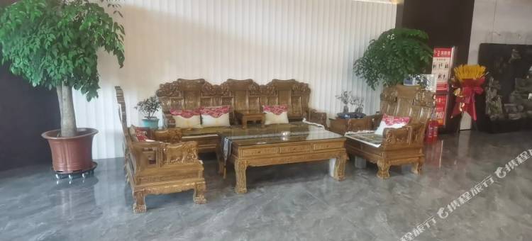 曲麻莱格萨尔王大酒店图片