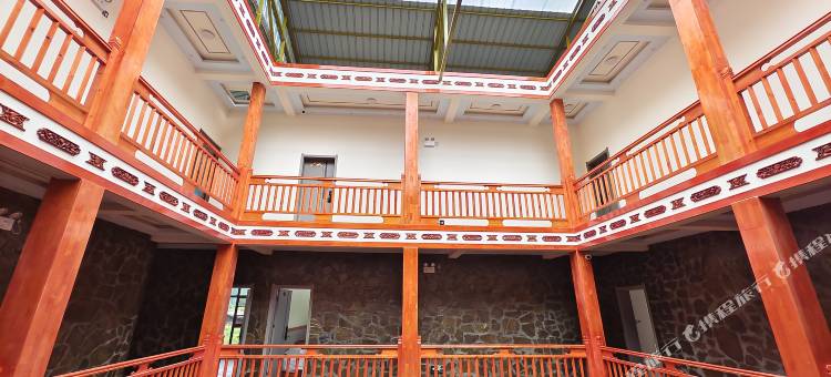 雪山云顶藏式民宿图片