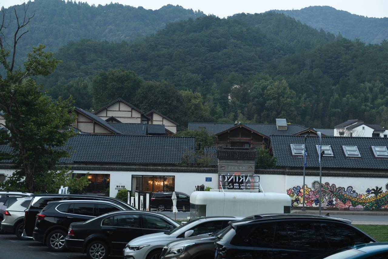 吾以溪右 · Creekside庭院度假民宿(三宝国际陶艺村店)图片