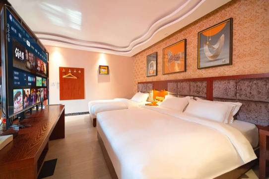 石泉天天商务酒店(汉江石泉古城景区店)