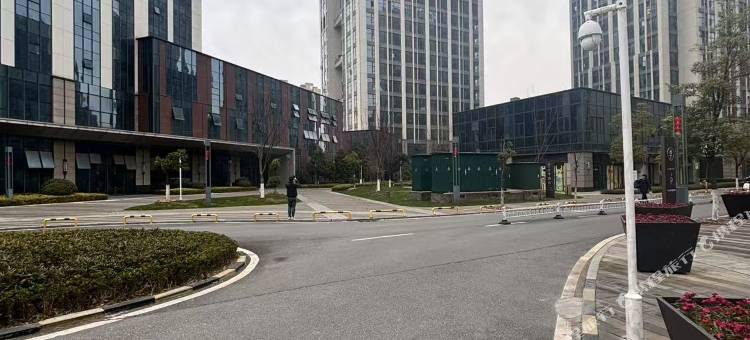 沐风•轻奢影院loft公寓(力高雍湖国际鱼尾洲地铁站店)图片