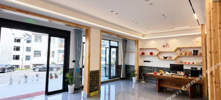 青澜山居民宿(新安江山水画廊店)图片