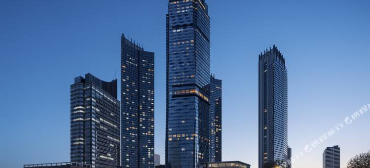 烟台滨海广场第一海水浴场亚朵酒店图片