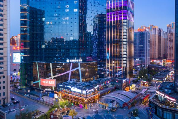 酒店隶属华住酒店集团旗下中端商务型酒店,酒店位于西宁市cbd中心区域
