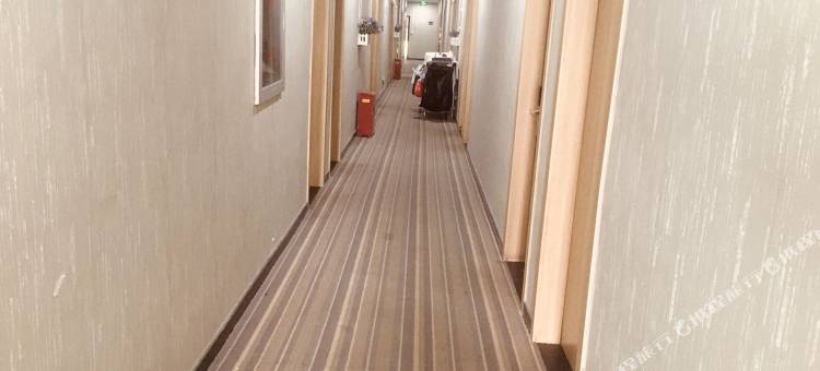 99优选酒店(上海殷高路财经大学地铁站店)图片