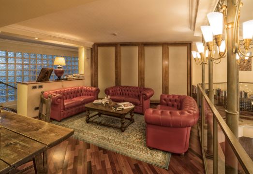 B&B Hotel Firenze Laurus al Duomo Hotel Overview