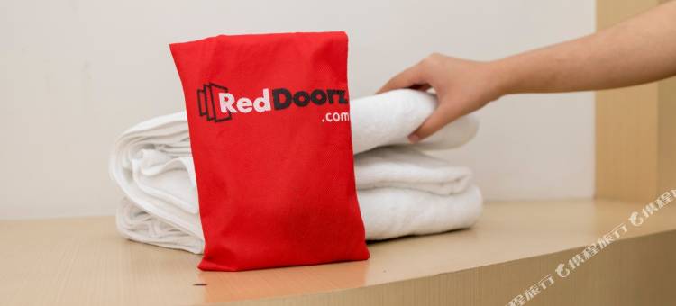 科普里购物中心红多兹Plus酒店(RedDoorz Plus Near Kepri Mall)图片