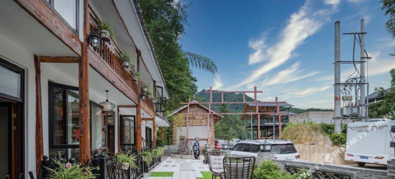 只为等你民宿(梵净山景区东门店)图片