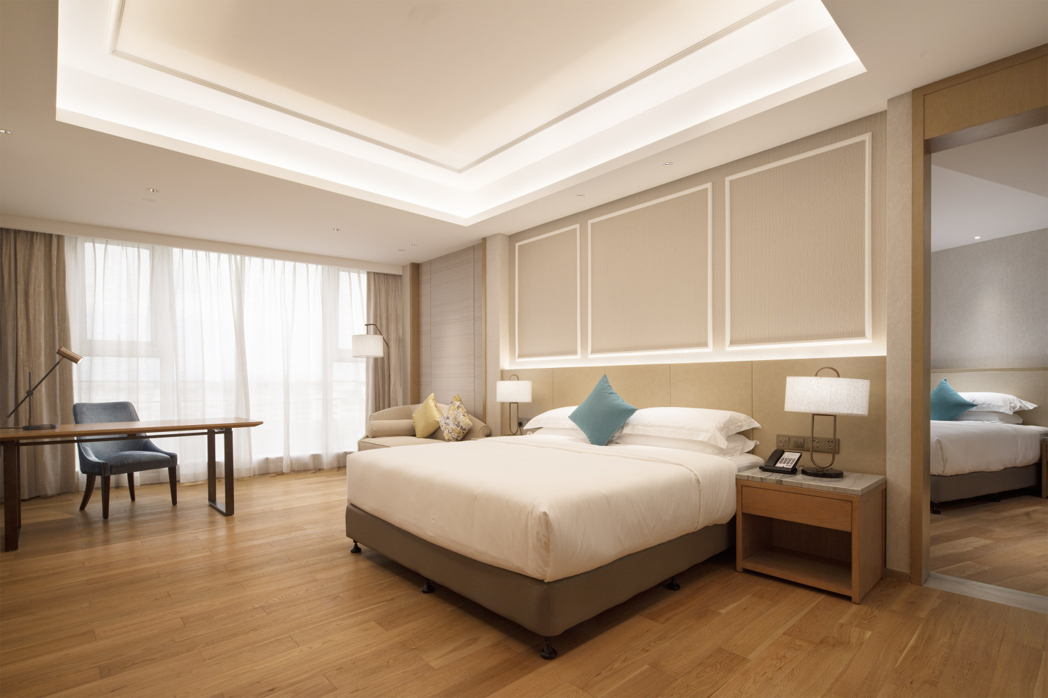 Parkview International HotelOver view