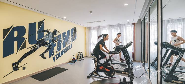 海宁皮革城南关厢亚朵酒店图片