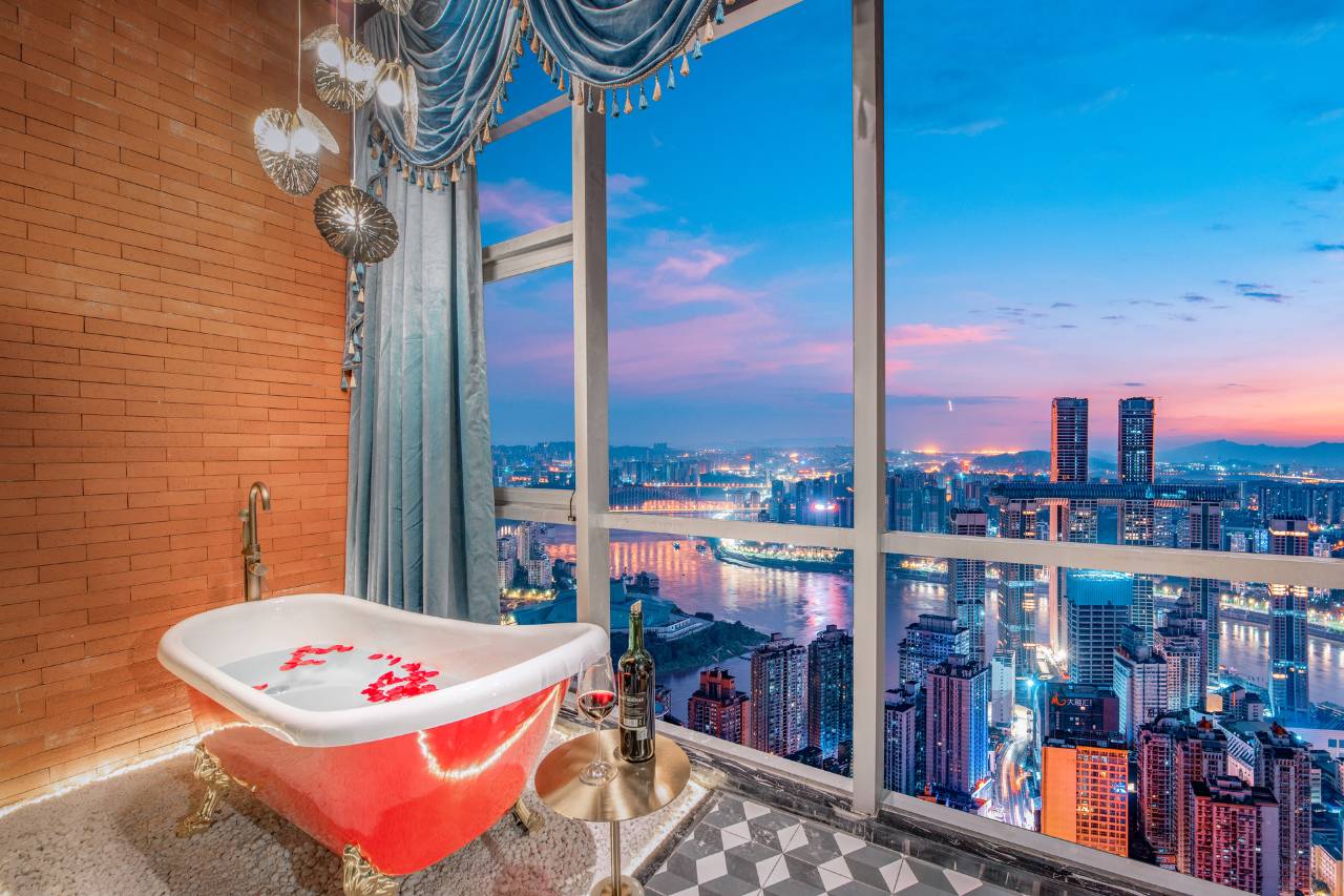 重庆千合日善高空江景酒店(解放碑洪崖洞店)图片