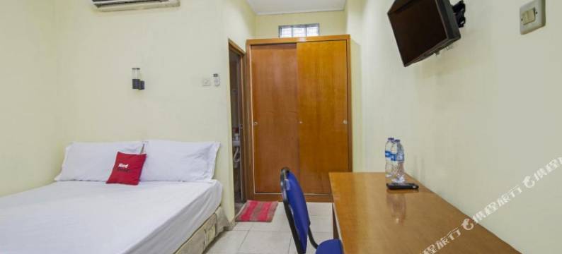 红多兹Plus酒店-近古宁安西普拉世界2号(RedDoorz Plus Near Ciputra World Kuningan 2)图片