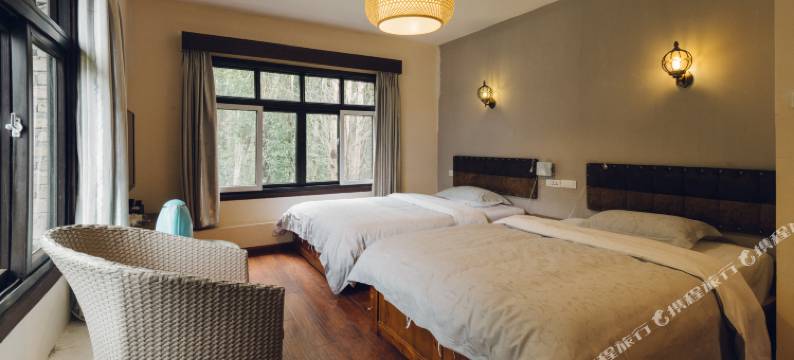 稻城西窗云筑精品别院图片